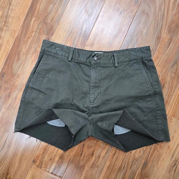 Flint and Tinder Men's Shorts‎ 34 Cut Off Green M Cropped Chopped Distressed Hem - Picture 1 of 8